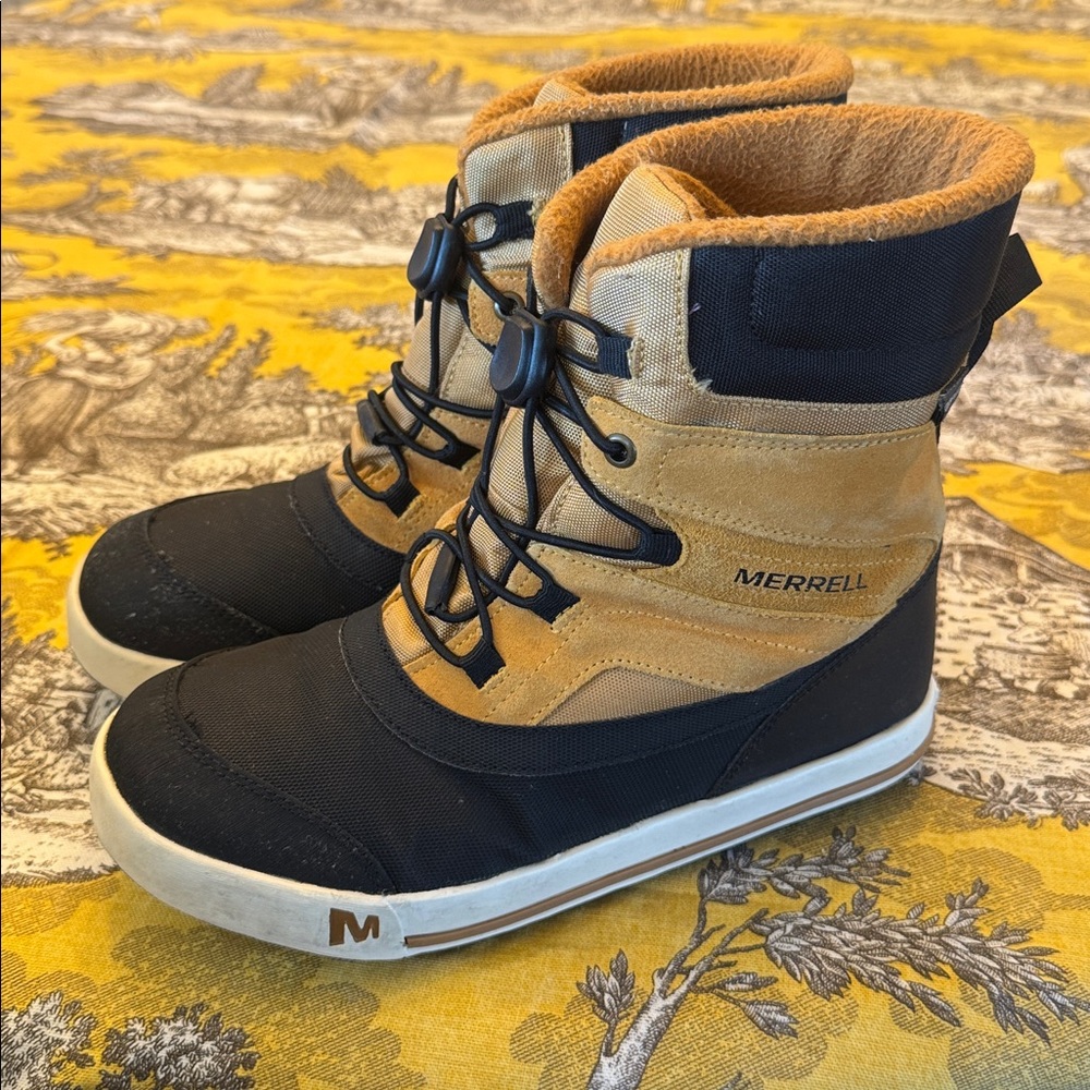 Merrell Black and Tan Lace-Up Boots
